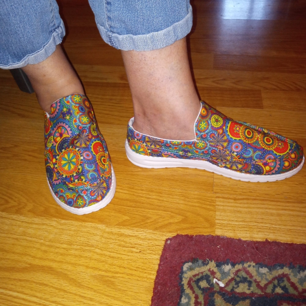 Psychedelic multi colored size 9 loafers